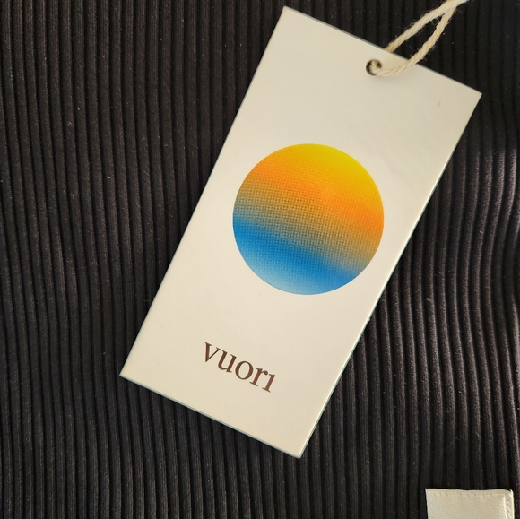 NWT VUORI RIB CROP TANK - Picture 4 of 6